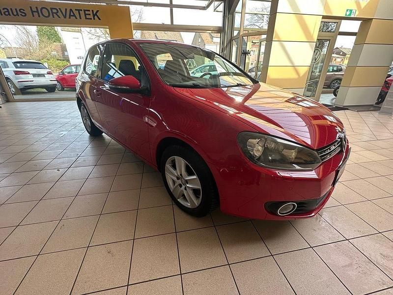 Gebraucht VW Golf VI 80 PS (58 kW) 2009 Rot Kleinwagen