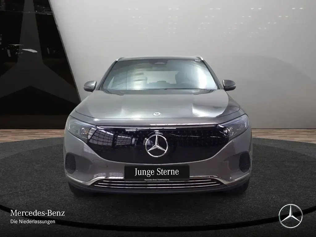 Second-hand Mercedes EQA250 Advanced 139 kW (190 CP) 2025 Gri SUV