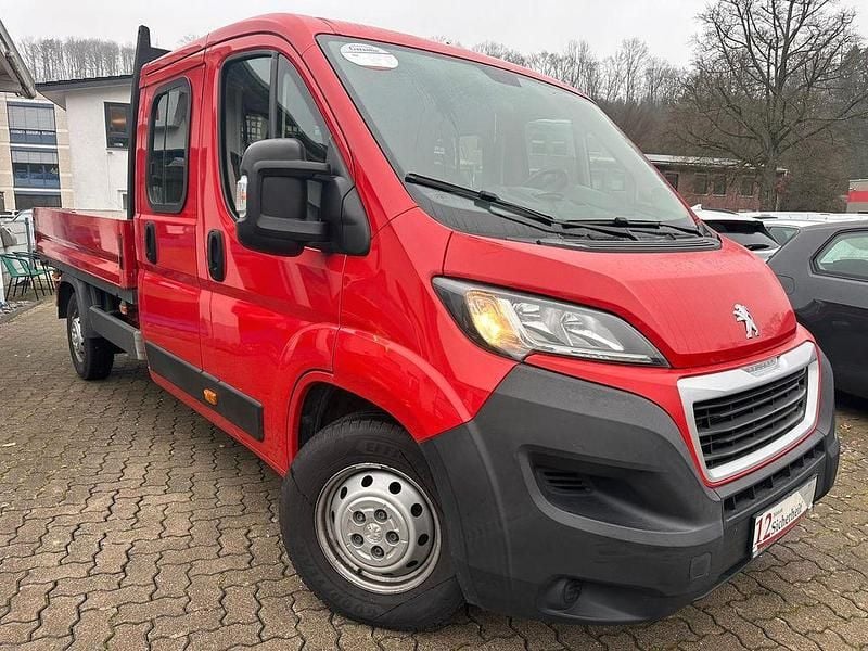 Gebraucht Peugeot Boxer 163 PS (119 kW) 2018 Rot Van