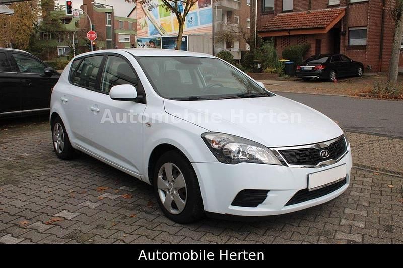 Gebraucht Kia Ceed Vision 90 PS (66 kW) 2009 Weiß Kleinwagen