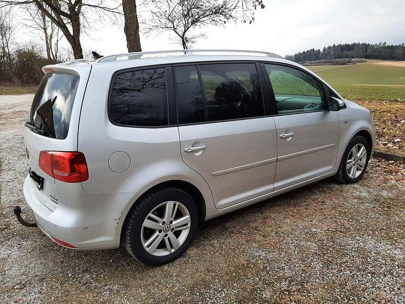 Gebraucht VW Touran 140 PS (102 kW) 2014 Silber Van / Kleinbus