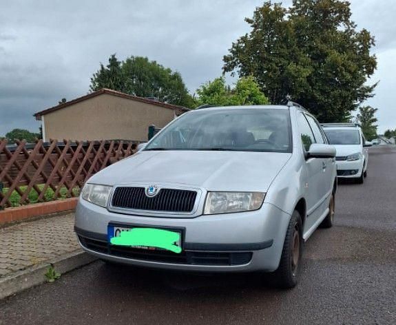 Silber Gebraucht 2004 Skoda Fabia Kombi | 1.500 € (Fairer Preis) - Bild 1/4