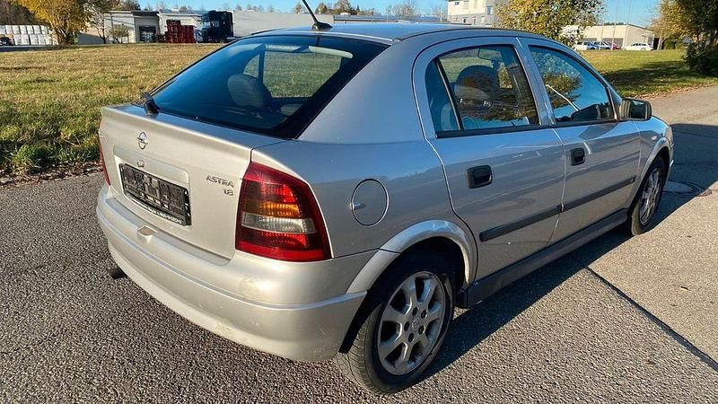 Gebraucht Opel Astra 125 PS (91 kW) 2002 Silber Limousine