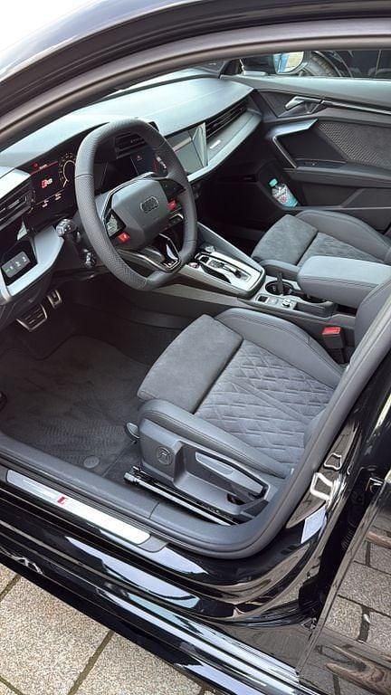 Gebraucht Audi RS3 Ambiente 400 PS (294 kW) 2025 Schwarz Limousine