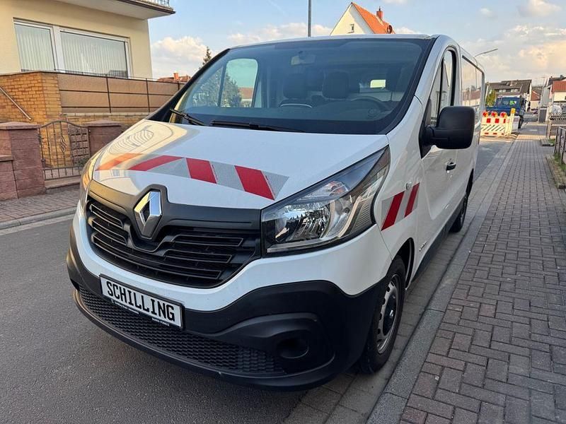 Gebraucht Renault Trafic Komfort 120 PS (88 kW) 2017 Weiß Van / Kleinbus