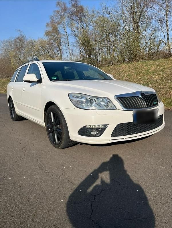 Gebraucht Skoda Octavia RS 170 PS (125 kW) 2009 Weiß Kombi