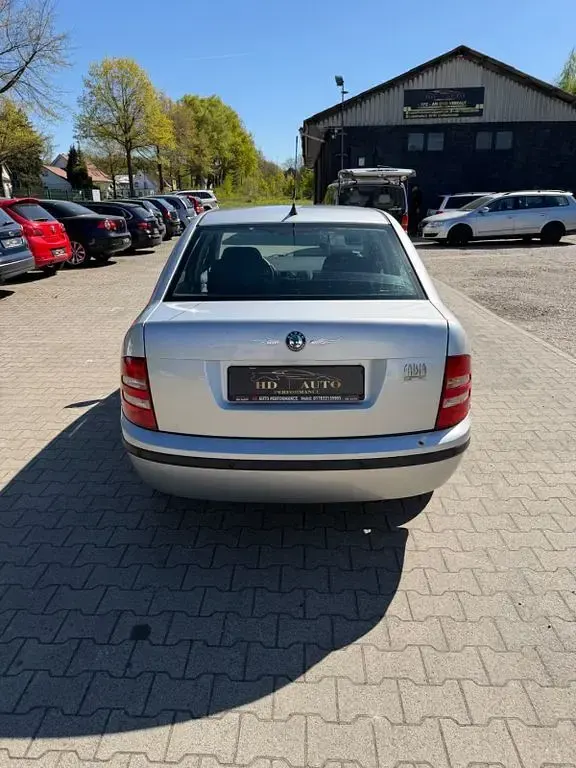 Gebraucht Skoda Fabia Elegance 75 PS (55 kW) 2002 Silber Limousine