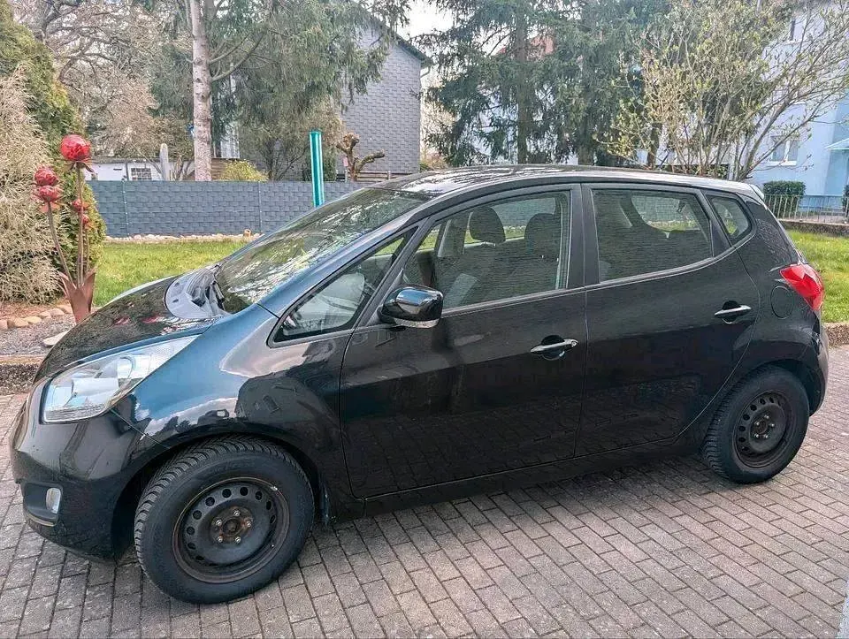 Gebraucht Kia Venga 90 PS (66 kW) 2014 Schwarz Kleinwagen