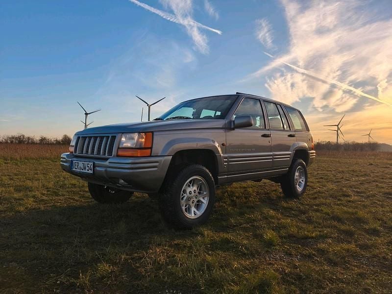 Grau Gebraucht 1997 Jeep Grand Cherokee SUV | 8.400 € (Guter Preis) - Bild 1/4