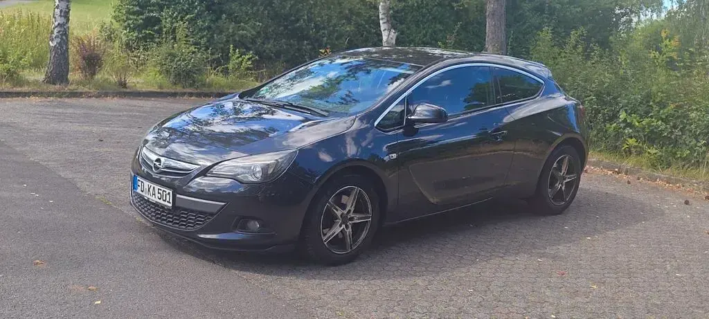 Gebraucht Opel Astra GTC Active 165 PS (121 kW) 2013 Schwarz Coupé
