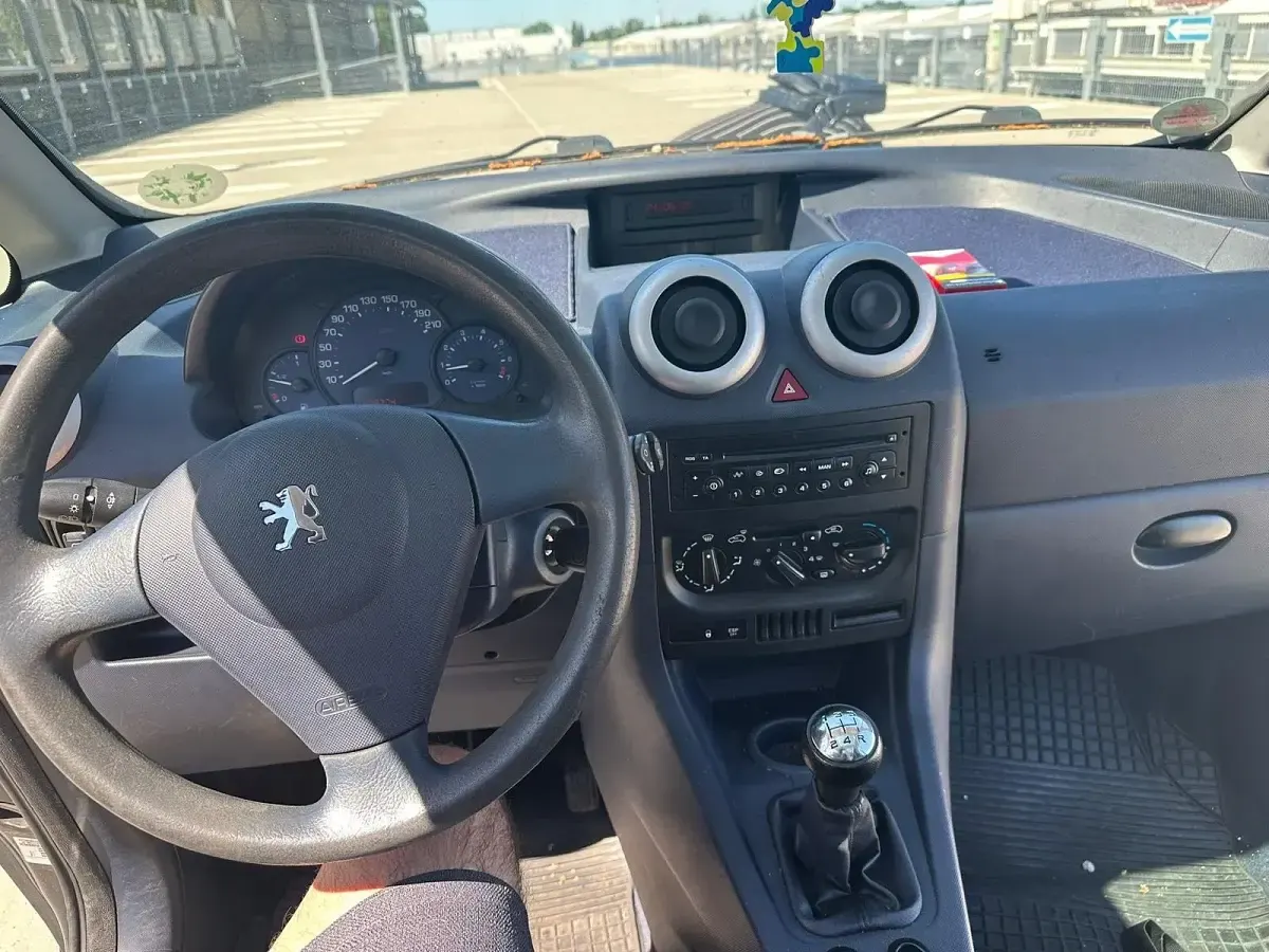 Gebraucht Peugeot 1007 65 PS (47 kW) 2005 Schwarz Van / Kleinbus