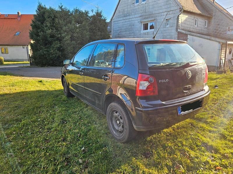 Gebraucht VW Polo Basis 101 PS (74 kW) 2004 Schwarz Kleinwagen