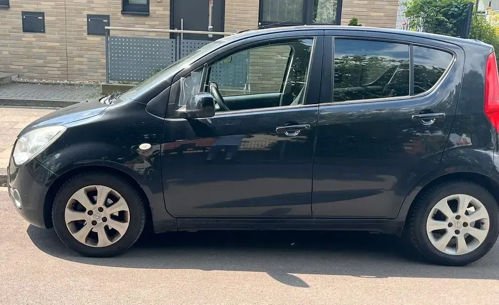 Gebraucht Opel Agila 86 PS (63 kW) 2008 Schwarz Kleinwagen