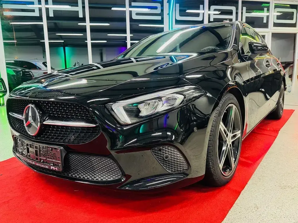 Gebraucht Mercedes A180 Progressive 136 PS (100 kW) 2019 Nachtschwarz Limousine