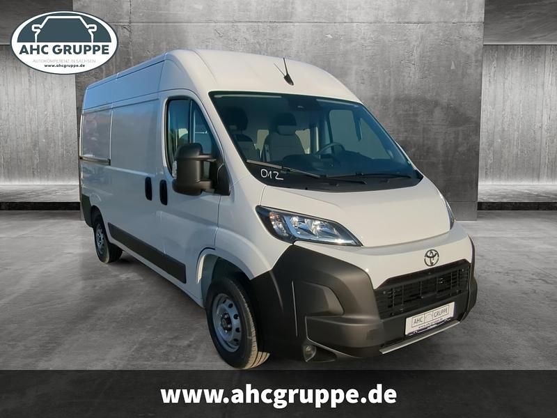 Gebraucht Toyota Proace 141 PS (103 kW) 2024 Icy white Van / Kleinbus