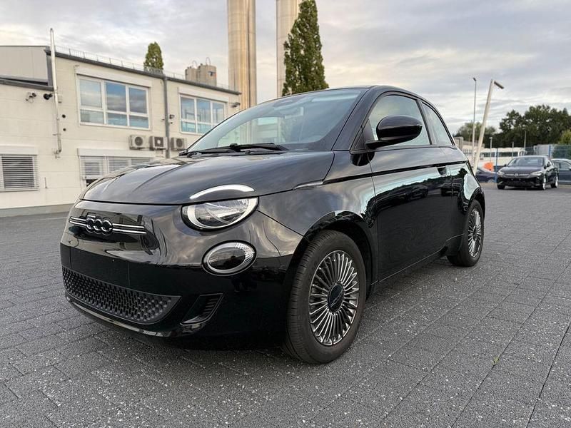 Nero profondo/cattivo/kyalami/ Gebraucht 2022 Fiat 500e Icon Limousine | 16.870 € (Superpreis) - Bild 1/4