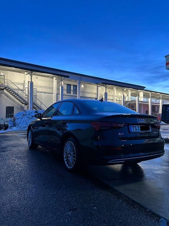 Używany Audi A3 Advanced 150 KM (110 kW) 2022 Czarny Sedan/Limuzyna