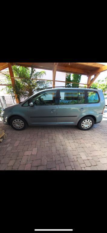 Grau Gebraucht 2009 VW Touran Trendline Van / Kleinbus | 3.800 € (Superpreis) - Bild 1/4