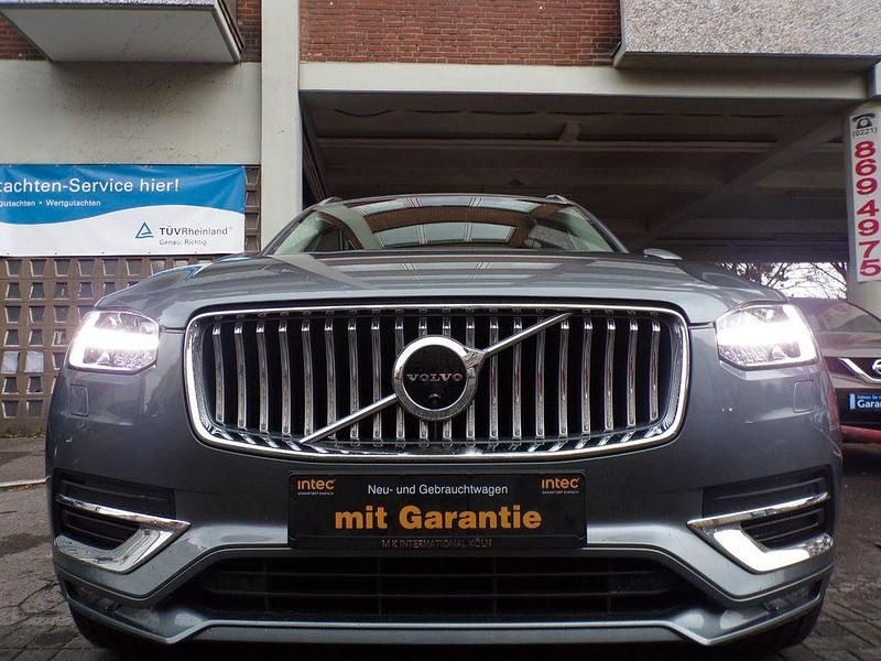 Grau Gebraucht 2020 Volvo XC90 Inscription SUV | 36.900 € (Teuer) - Bild 1/4