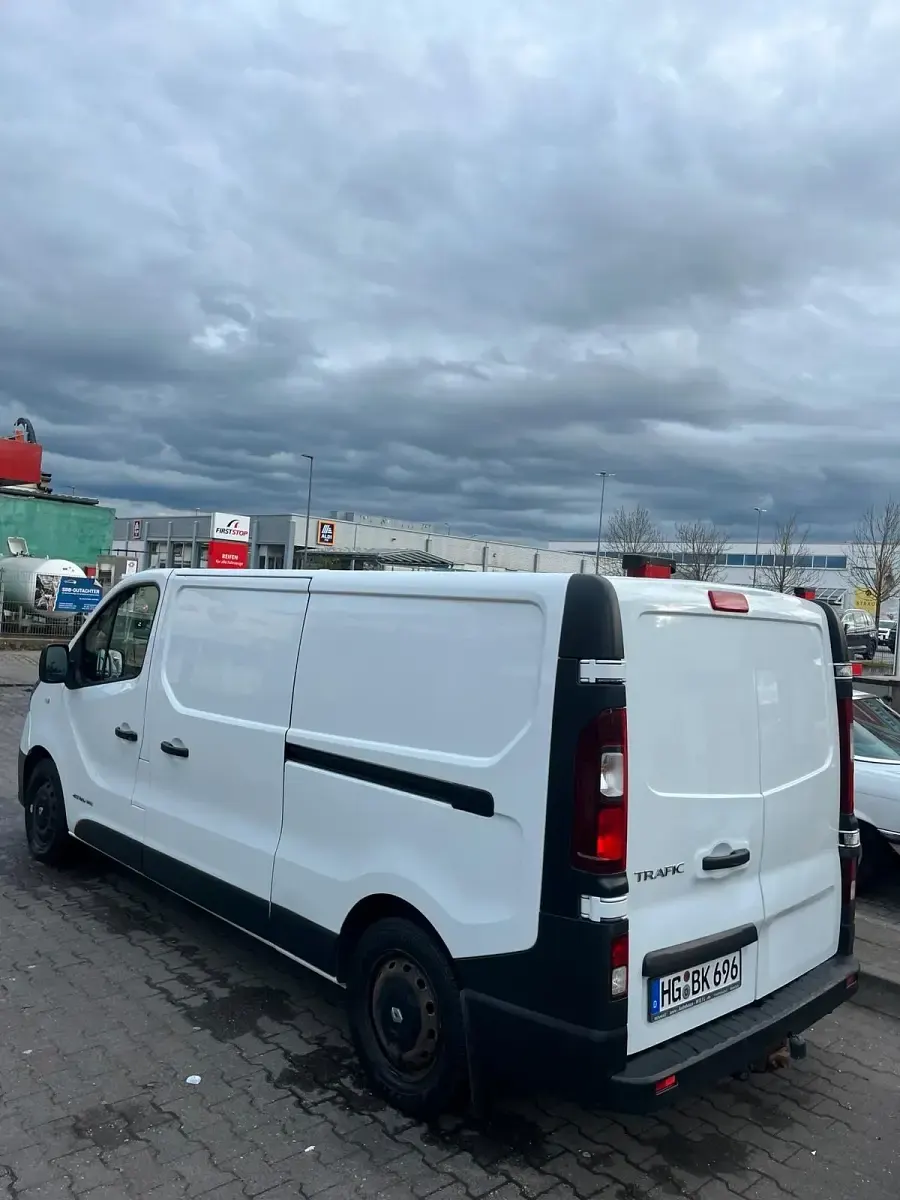 Gebraucht Renault Traffic 120 PS (88 kW) 2016 Weiß Van / Kleinbus