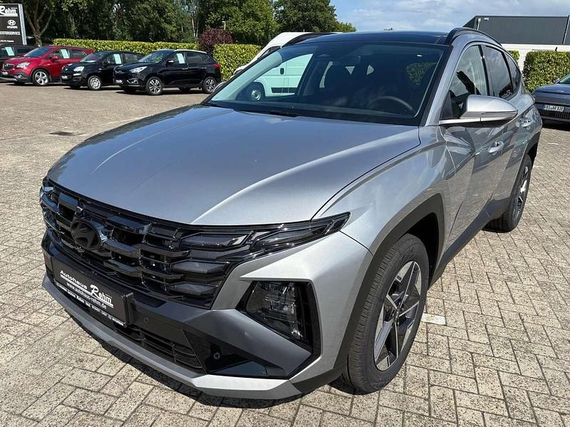 Shimmering silver Neu 2025 Hyundai Tucson GO! SUV | 35.490 € (Fairer Preis) - Bild 1/4