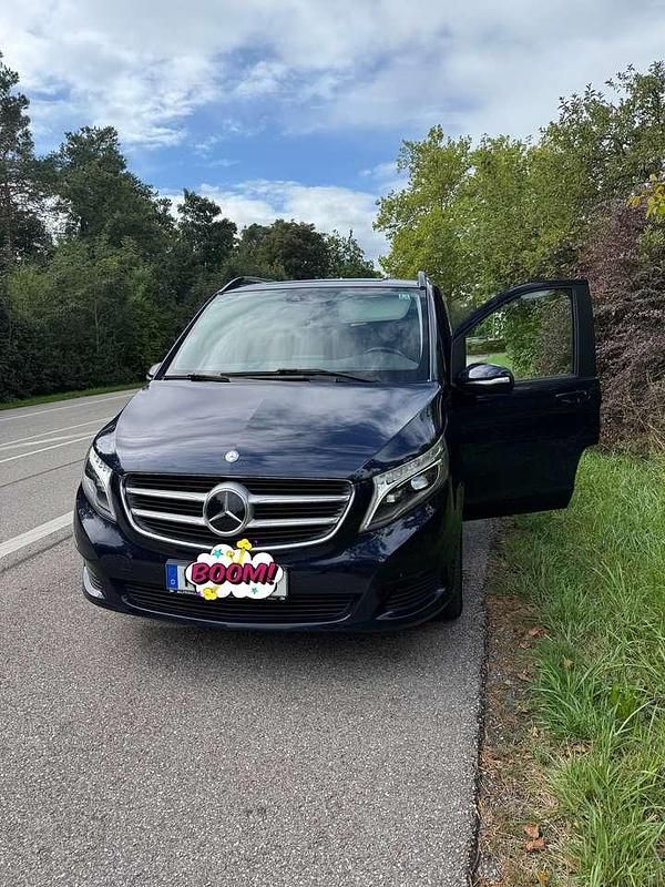 Gebraucht Mercedes V220 Edition 190 PS (139 kW) 2015 Blau Van / Kleinbus