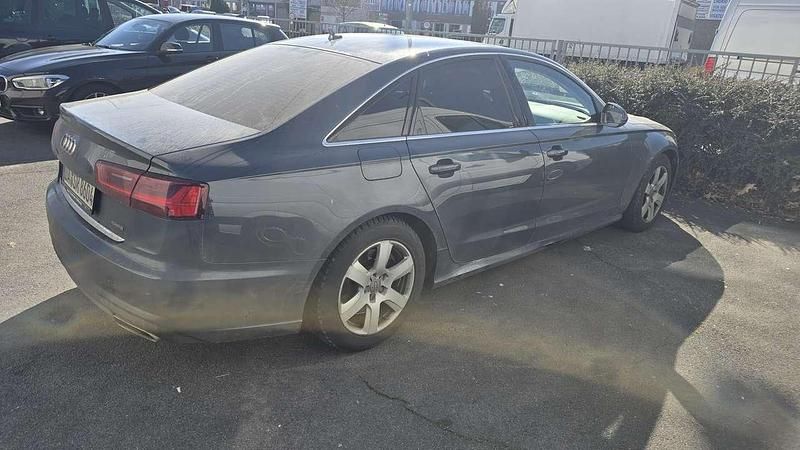 Gebraucht Audi A6 218 PS (160 kW) 2016 Blau Limousine