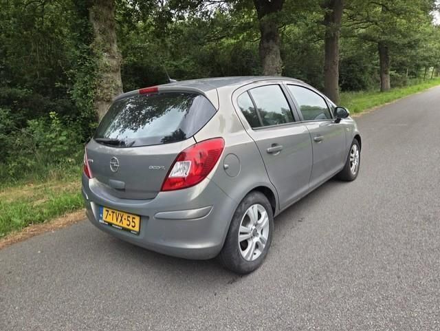 Gebraucht Opel Corsa Business 95 PS (69 kW) 2014 Braun Limousine