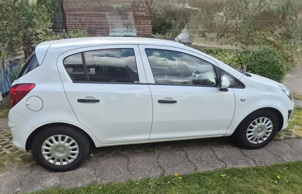 Gebraucht Opel Corsa Selection 69 PS (50 kW) 2014 Weiß Kleinwagen