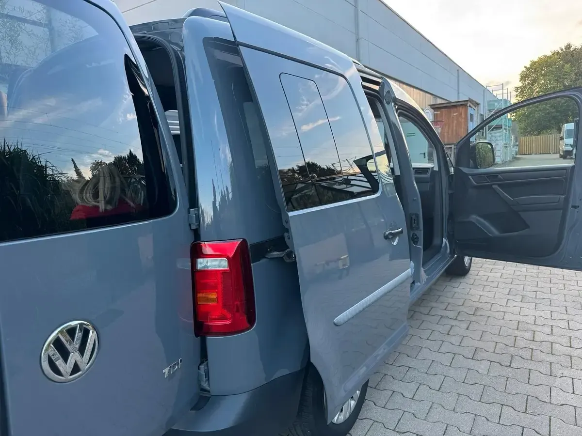 Gebraucht VW Caddy 102 PS (75 kW) 2018 Grau Van / Kleinbus