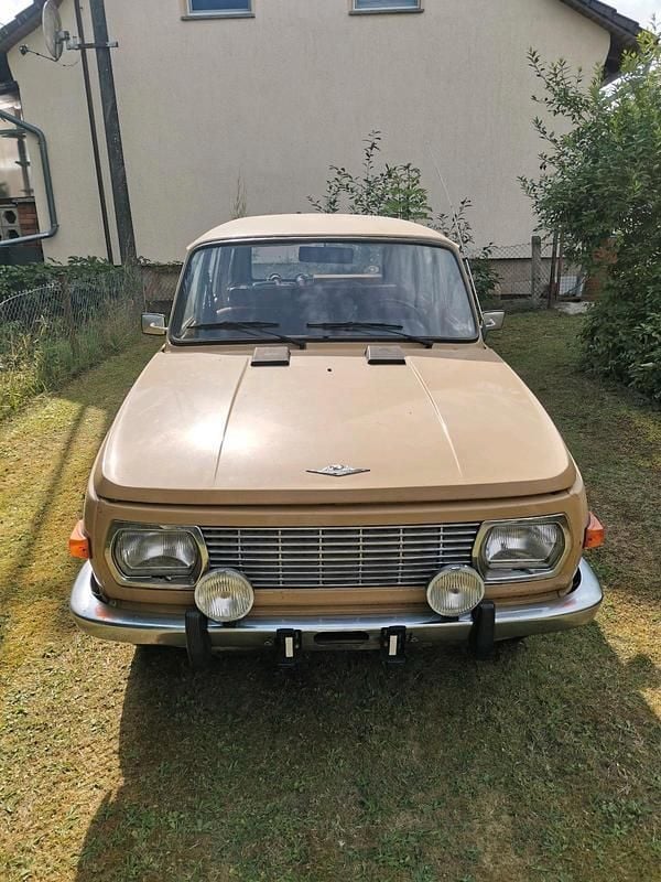 Beige Gebraucht 1980 Wartburg 353 Kombi | 5.500 € - Bild 1/4