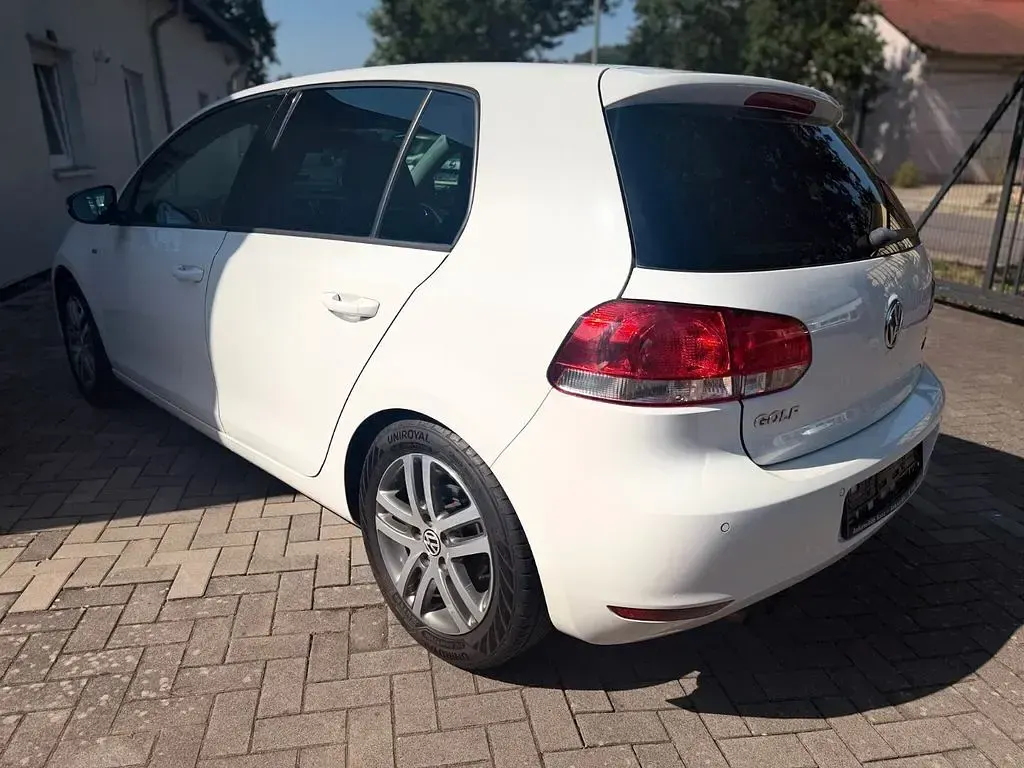 Gebraucht VW Golf VI Match 122 PS (89 kW) 2012 Weiß Kleinwagen