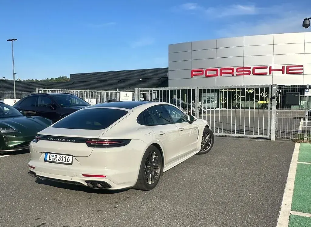 Gebraucht Porsche Panamera 4 E-Hybrid 462 PS (339 kW) 2019 Grau Kleinwagen