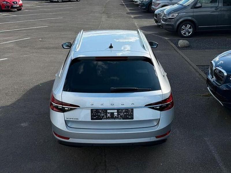 Gebraucht Skoda Superb 150 PS (110 kW) 2021 Silber Kombi