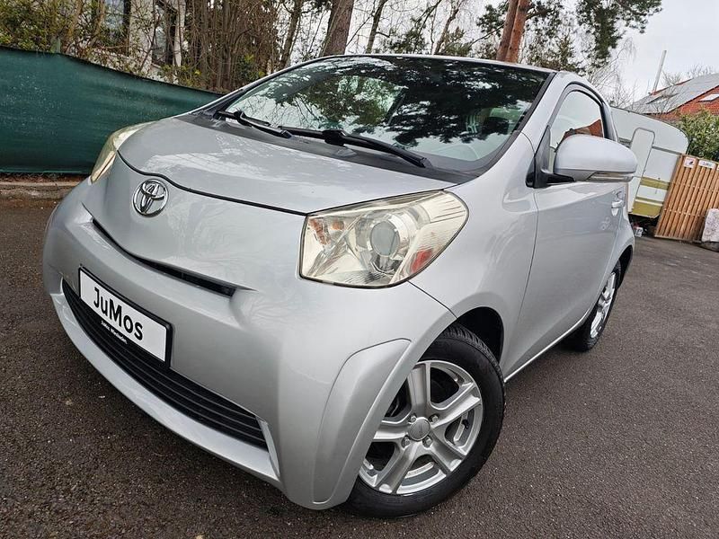 Gebraucht Toyota iQ Basis 68 PS (50 kW) 2009 Silber Kleinwagen