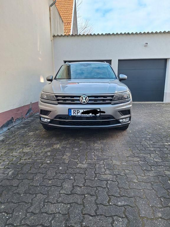 Silber Gebraucht 2016 VW Tiguan Highline SUV | 20.000 € (Superpreis) - Bild 1/4
