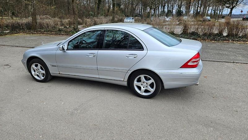 Gebraucht Mercedes C240 170 PS (125 kW) 2002 Silber Limousine
