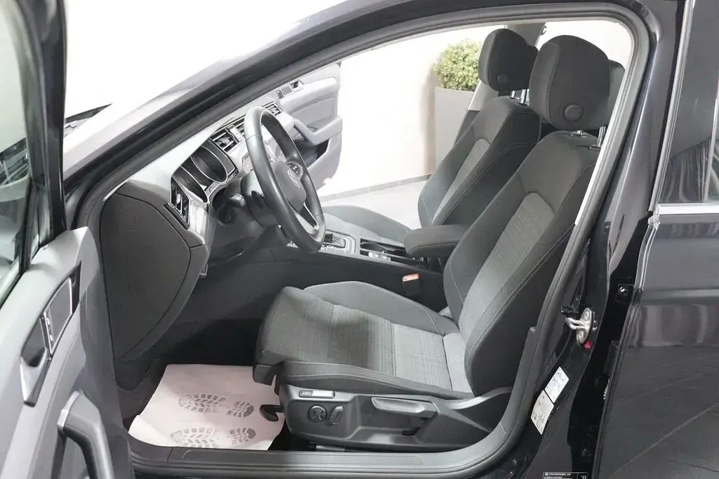 Gebraucht VW Passat Business 122 PS (89 kW) 2022 Deep black perleffekt Kombi