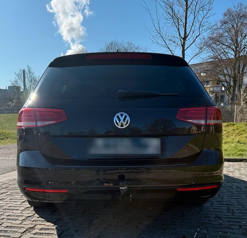 Gebraucht VW Passat Comfortline 150 PS (110 kW) 2018 Schwarz Kombi