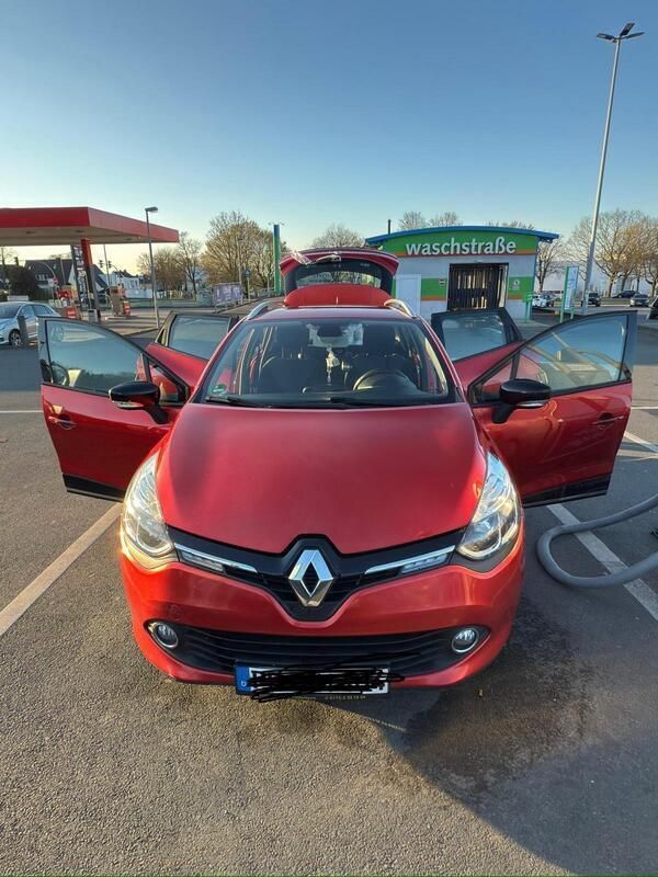 Rot Gebraucht 2015 Renault Clio GrandTour Kombi | 4.799 € (Fairer Preis) - Bild 1/4
