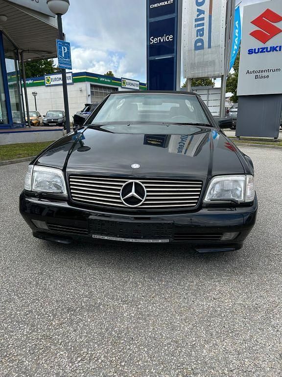 Schwarz Gebraucht 1992 Mercedes SL300 Cabrio | 15.900 € - Bild 1/4