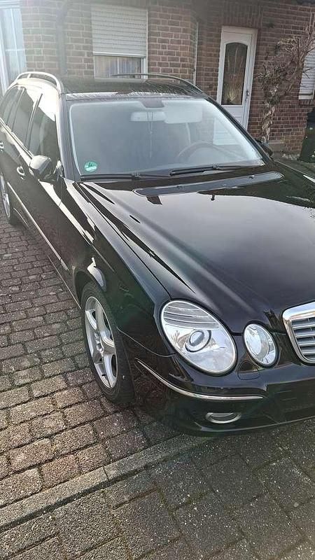 Gebraucht Mercedes E220 Elegance 170 PS (125 kW) 2009 Schwarz Kombi