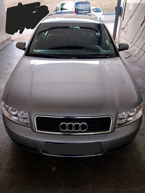 Grau Gebraucht 2003 Audi A4 Kombi | 1.100 € (Superpreis) - Bild 1/4