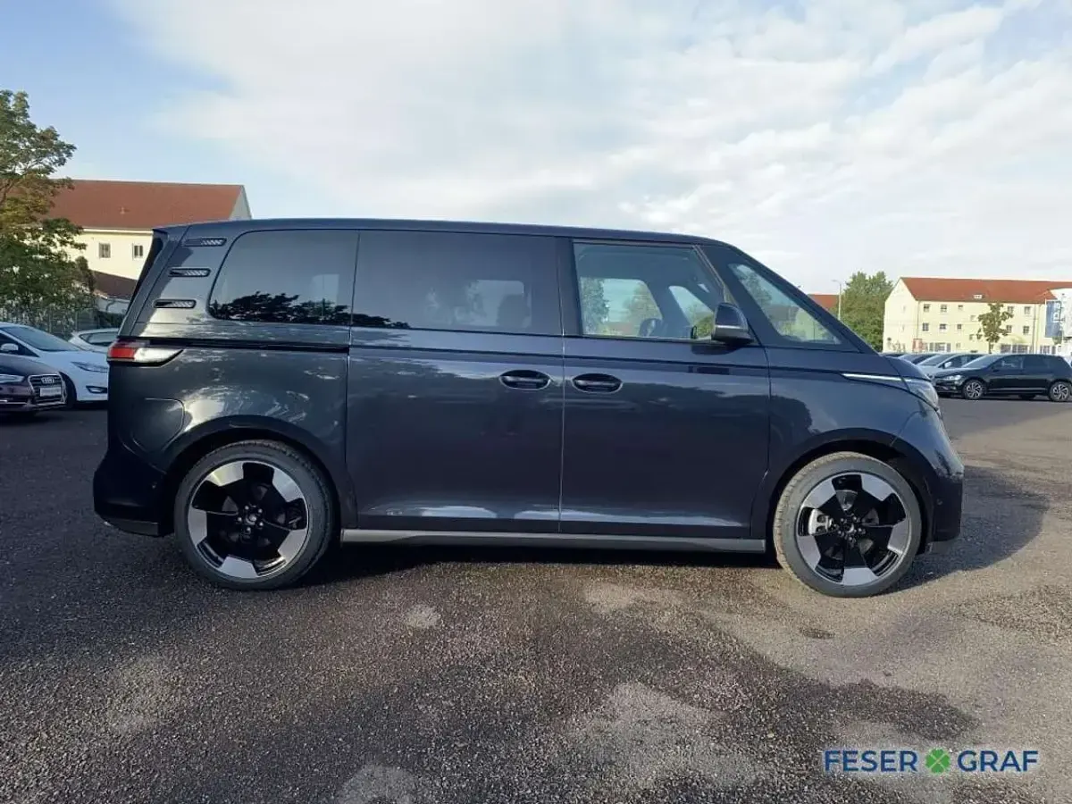 Gebraucht VW ID. Buzz Pro 150 kW (204 PS) 2025 Starlight blue metallic Van / Kleinbus