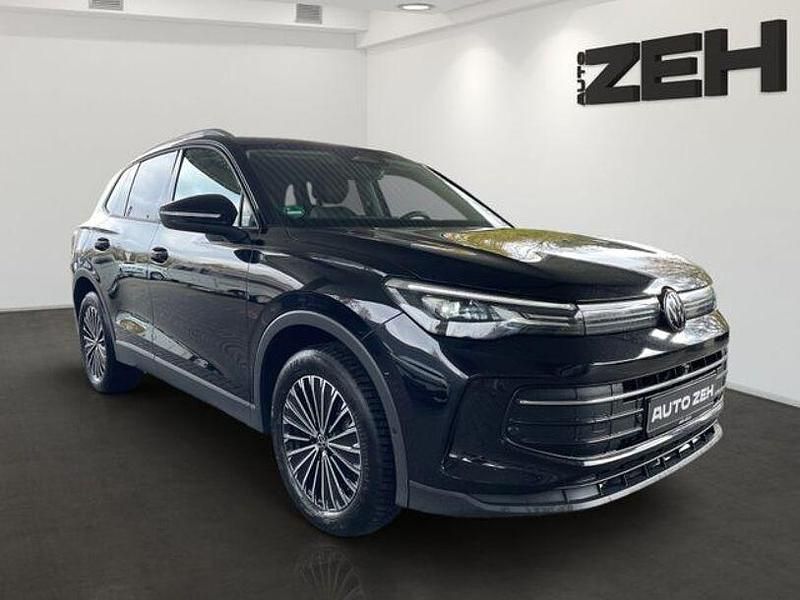 Gebraucht VW Tiguan Life 150 PS (110 kW) 2024 Deep black (metallic) SUV