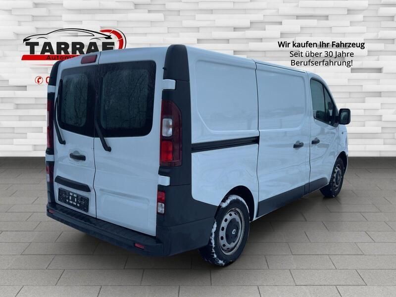 Gebraucht Renault Trafic Komfort 121 PS (88 kW) 2017 Weiß Van / Kleinbus