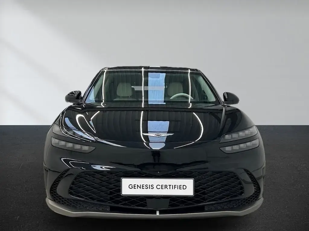 Second-hand Genesis GV60 Sport 233 kW (318 CP) 2024 Negru SUV