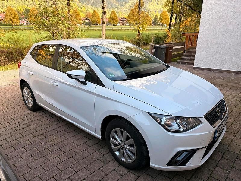 Weiß Gebraucht 2018 Seat Ibiza Style Kleinwagen | 8.600 € (Fairer Preis) - Bild 1/4