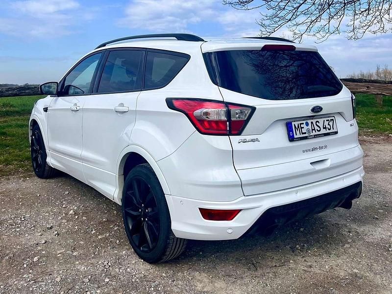 Gebraucht Ford Kuga ST-Line 179 PS (131 kW) 2019 Weiß SUV