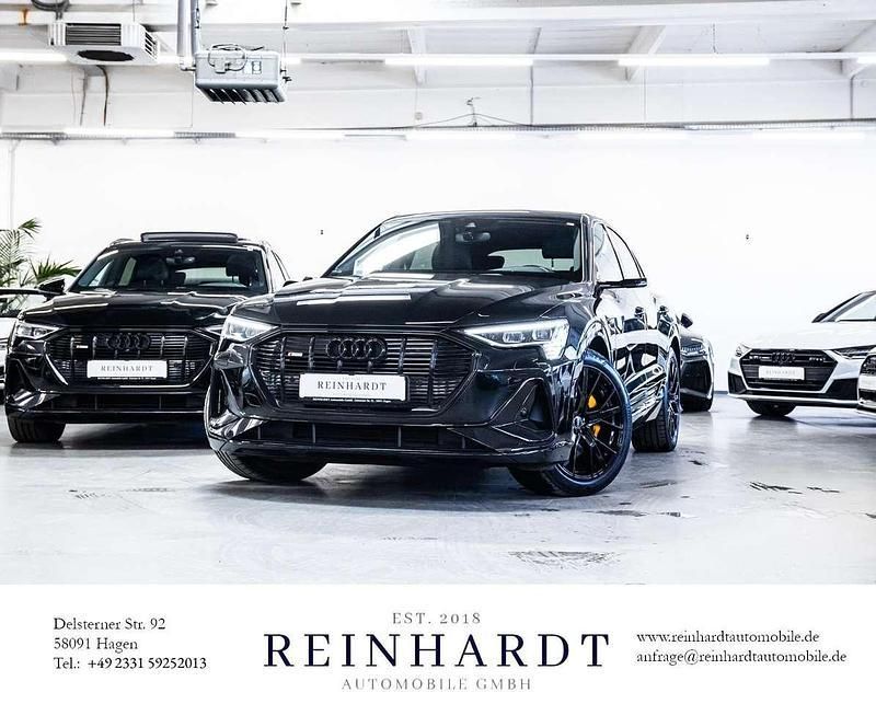 Mythosschwarz metallic Gebraucht 2023 Audi e-tron Sportback Black Edition SUV | 44.410 € - Bild 1/1